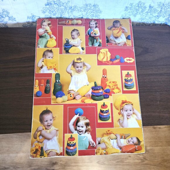 Bundle of 4 Vintage Doll Clothes And Children's Knitting Crochet Leaflets - Picture 3 of 14